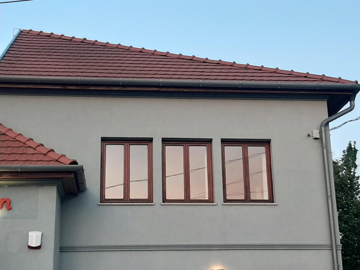 Megyeri Apartman Pócsmegyer Dış mekan fotoğraf